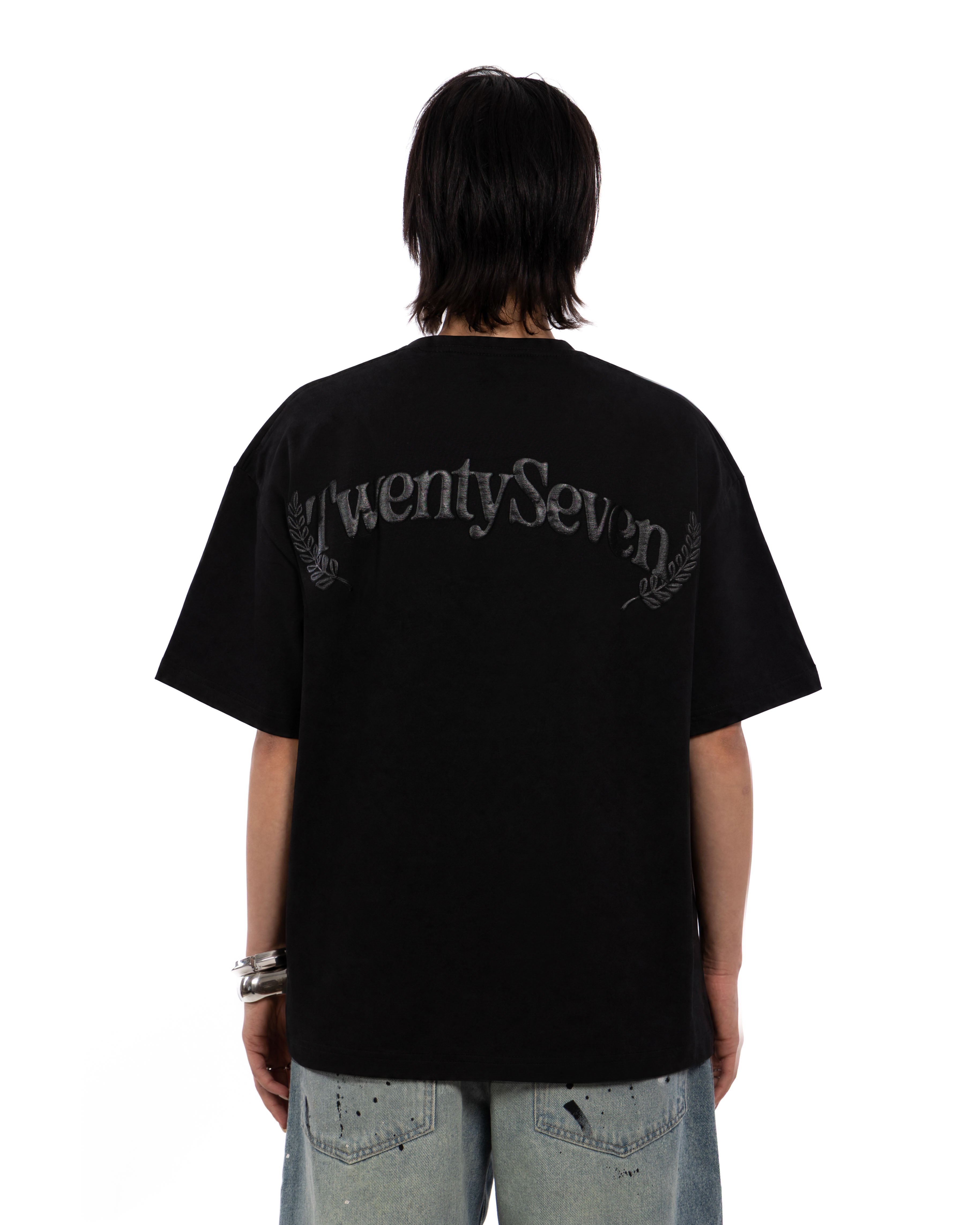 ESSENTIAL BLACK TEE